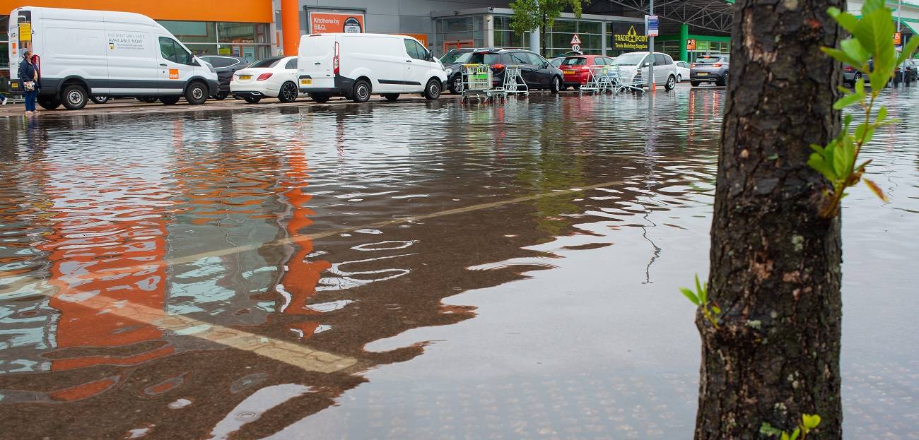 Surface water store drainage